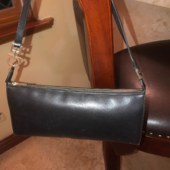 BUNDLE 2 HANDBAGS ESCADA & Salvatore Ferragamo - Picture 12 of 15